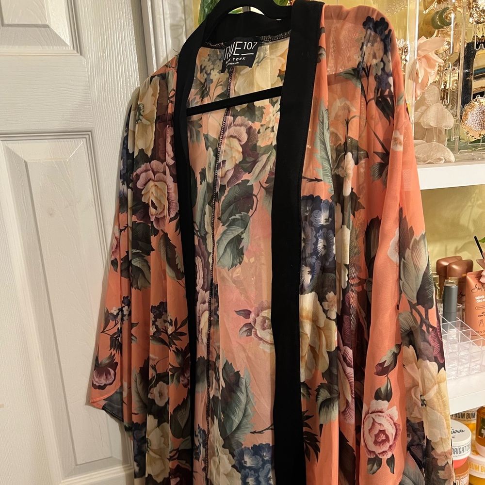 Rue 107 pink floral kimono and Skirt set